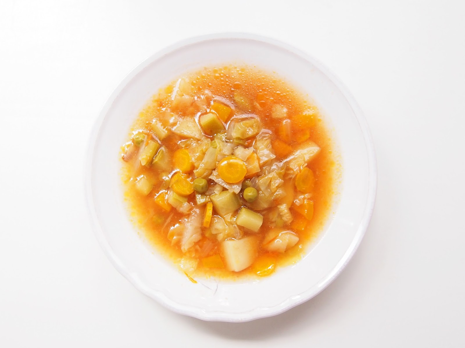 Суп виходить густий, але по-літньому легкий, з ніжним і приємним смаком