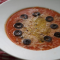 Томатний суп з квасолею та маслинами
