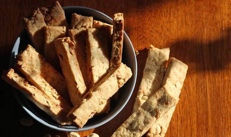 Сирне печиво з арахісом - Рецепт від Pyramida